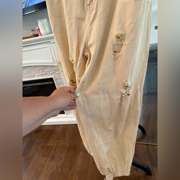 POL Distressed Tan  light jeans - Picture 4 of 6